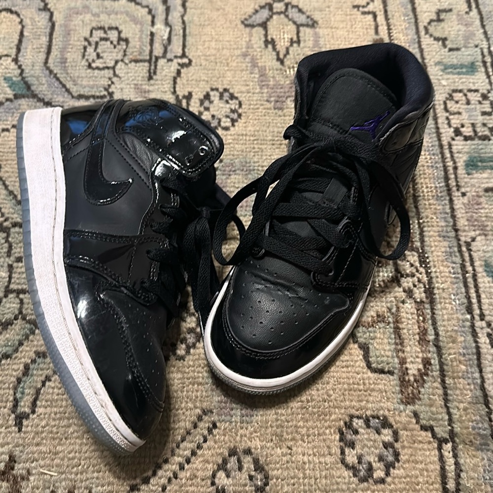 Youth- Black on Black Nike Air Jordan 1 Mid SE (GS)